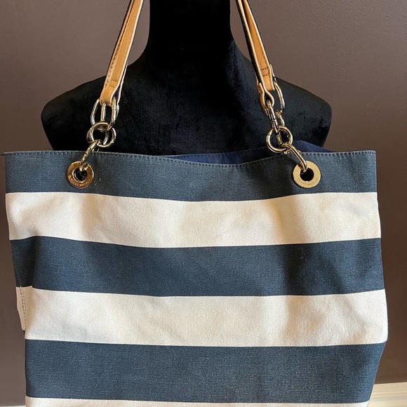 Pre-Owned Tommy Hilfiger Tote - Picture 2 of 6